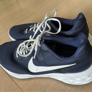 Nike Revolution 6 Mens Size US 11